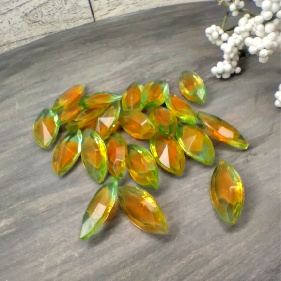 Jewelry Making Peridot Navettes 20 Jewels Per Set - Picture 3 of 5